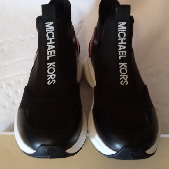 "New" Michael Kors Willow Slip On Scuba Sneakers - Picture 5 of 16